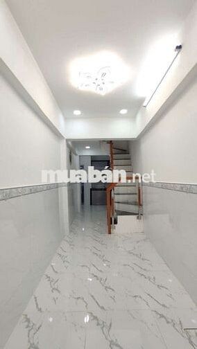 BÌNH TIÊN Q6- NHÀ NHỎ 21M2 HẺM XE HƠI TẬN CỬA