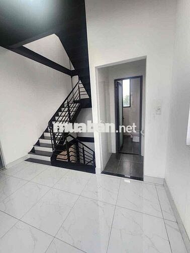Cho thuê MB kinh doanh và căn nhà sẵn trang bị làm VP đường QL 13
