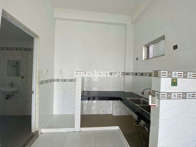 STUIDO BAN CÔNG, CỬA SỔ FULL NỘI THẤT GẦN VẠN PHÚC