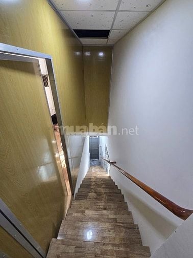 Bán nhà góc 2 mặt hẻm rộng 3m Nguyễn Văn Nguyễn thông Hoàng Sa, Quận 1