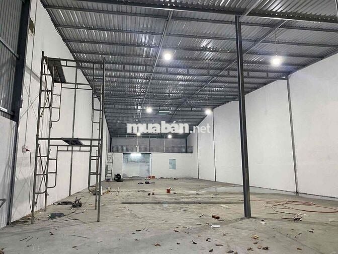 Cho thuê kho xưởng 300m2 Phú Tân, Thành Phố Mới
