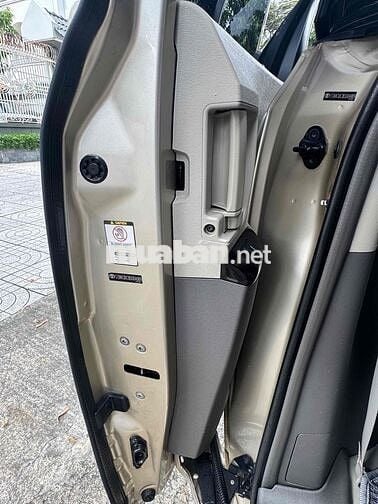 Toyota Sienna 2010 bản LE 2 cửa điện - 80000 km