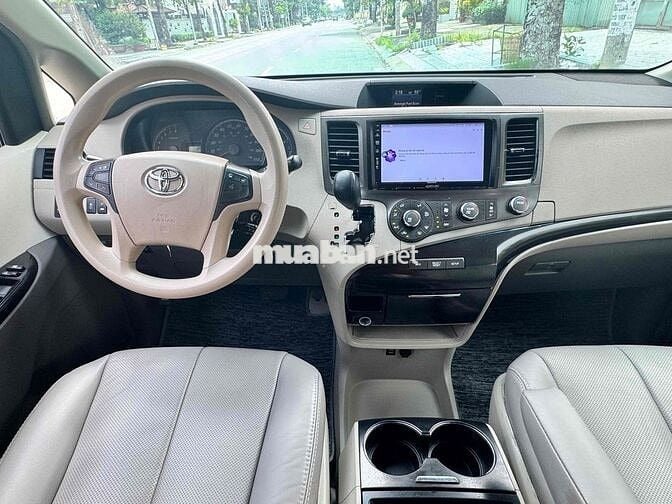 Toyota Sienna 2010 bản LE 2 cửa điện - 80000 km