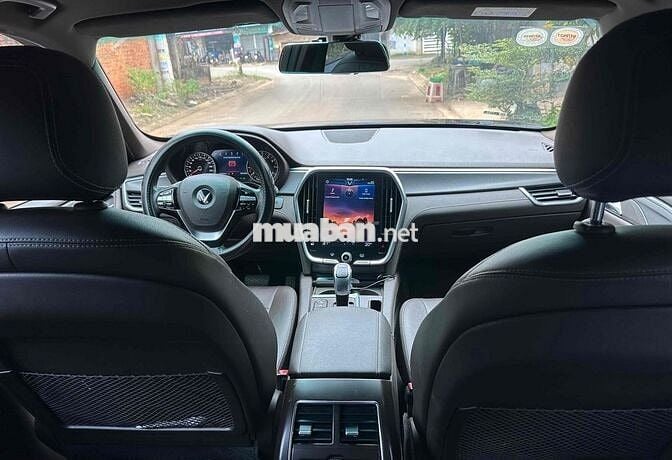 VinFast Lux SA2.0 2019 2.0 AT