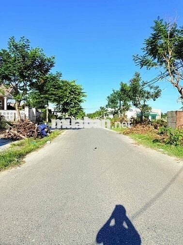 BÁN NHANH LÔ ĐẤT ĐẸP GẦN CHỢ ĐIỆN NGỌC-ĐIỆN BÀN ĐÔNG GIÁ CỰC RẺ