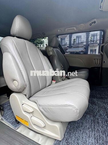 Toyota Sienna 2010 bản LE 2 cửa điện - 80000 km