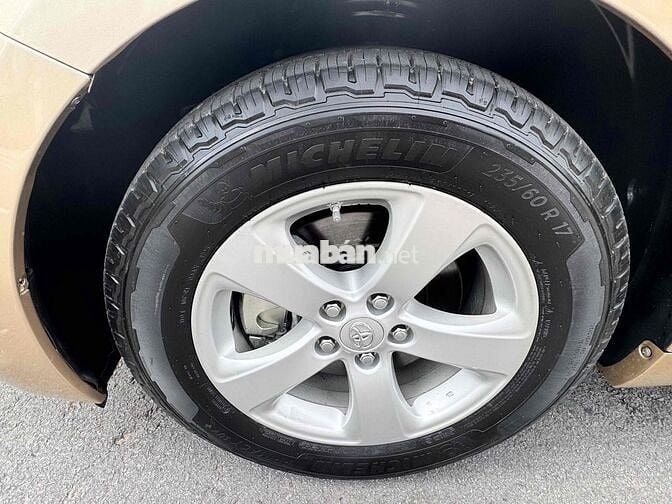 Toyota Sienna 2010 bản LE 2 cửa điện - 80000 km