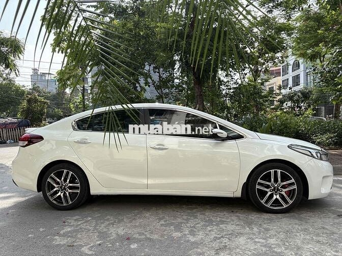 Kia Cerato 2017 1.6 AT - 90000 km