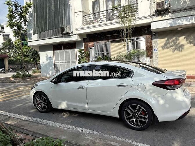 Kia Cerato 2017 1.6 AT - 90000 km