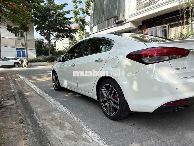 Kia Cerato 2017 1.6 AT - 90000 km