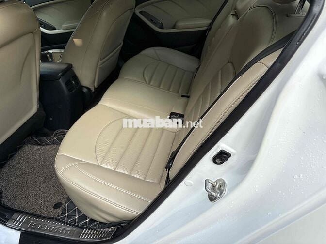 Kia Cerato 2017 1.6 AT - 90000 km