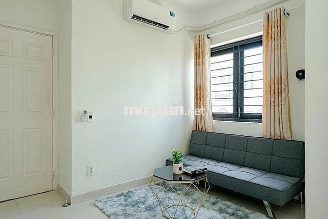 Cho Thuê Căn Hộ Ban Công Đầy Đủ Nội Thất Trung Tâm Q1