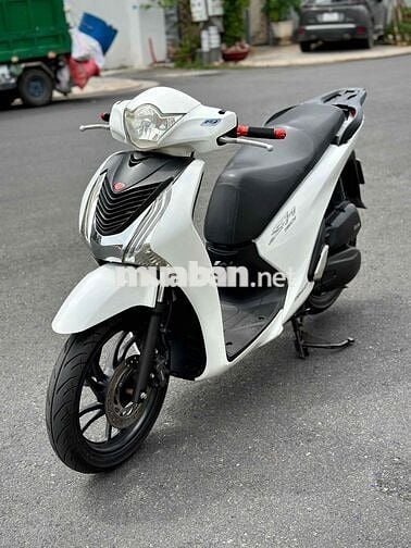 SH 150i mà giá chỉ bằng chiếc AB 150 ae ơiii