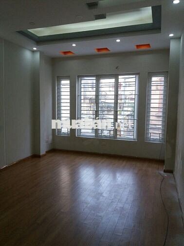 Cho thuê căn nhà 50m2 x 5 tầng mặt ngõ 381 phố Nguyễn Khang, Yên Hòa