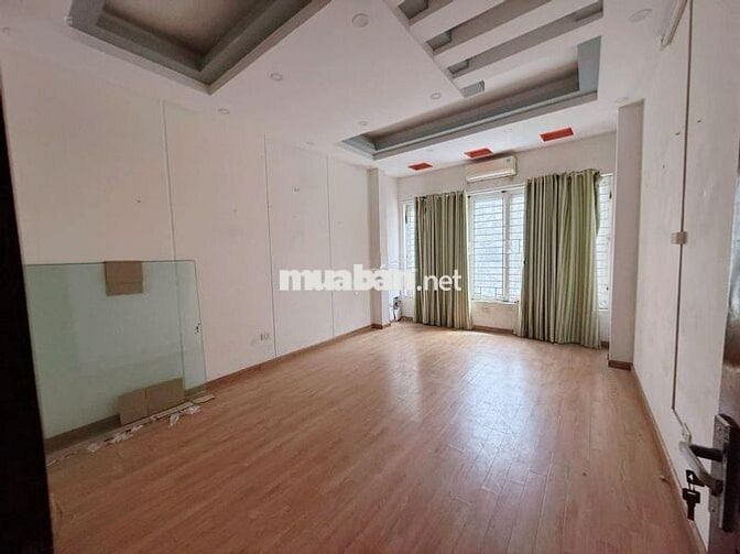 Cho thuê căn nhà 50m2 x 5 tầng mặt ngõ 381 phố Nguyễn Khang, Yên Hòa