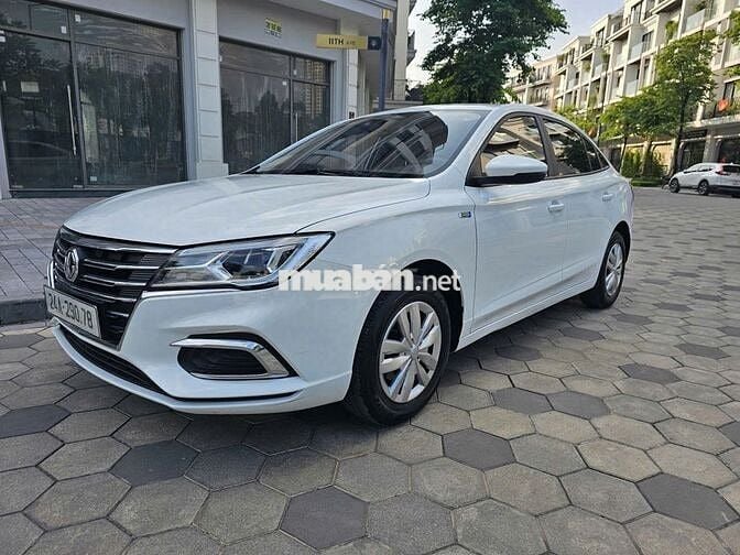 MG5 sx 2023 số tự động bản std màu trắng