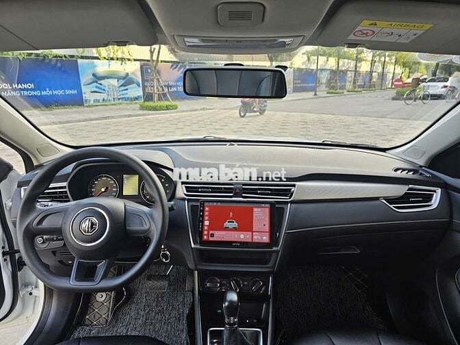 MG5 sx 2023 số tự động bản std màu trắng