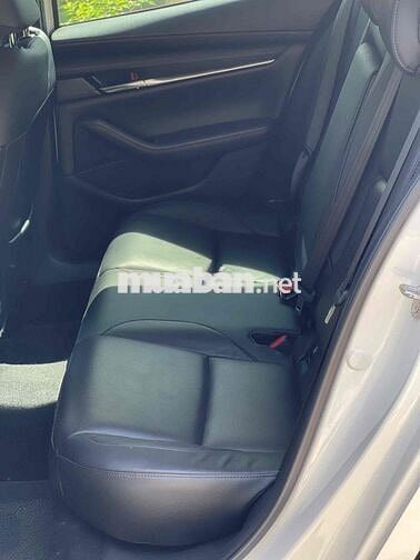 Mazda 3 2021 2.0L Signature Premium - 21000