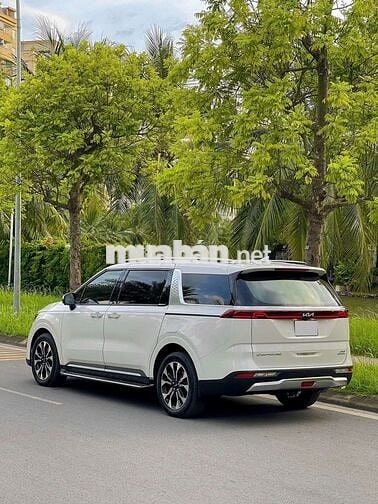 2021 2.2D Luxury 8 chỗ - 76000 km