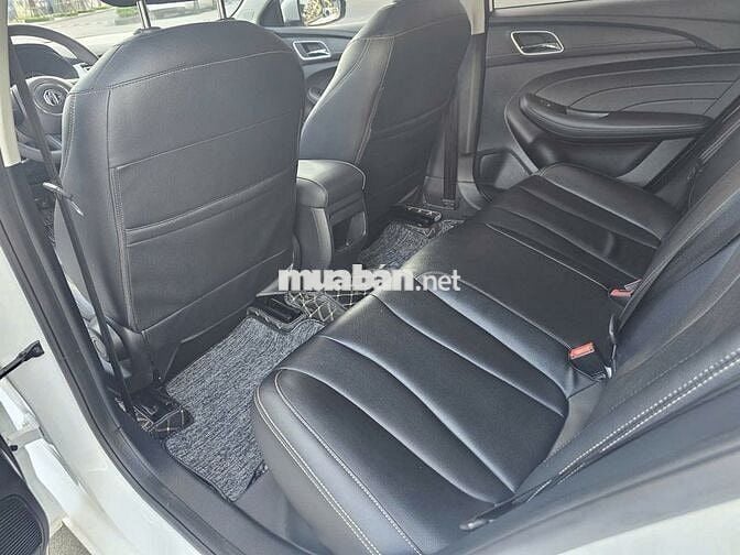MG5 sx 2023 số tự động bản std màu trắng