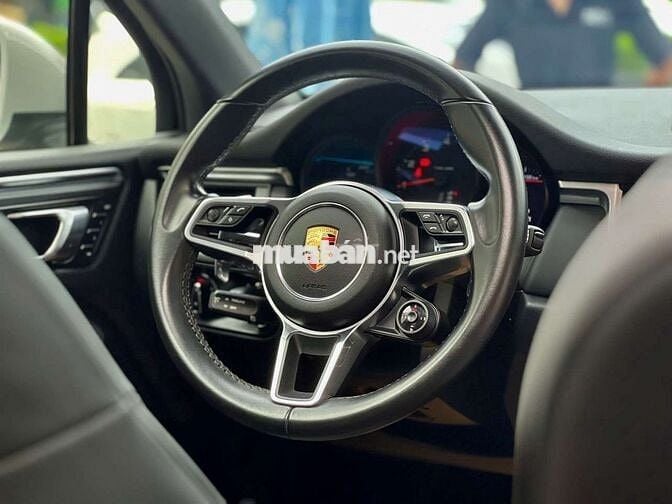 Porches Macan sx2019, options 900 tr, odo 1,8v km