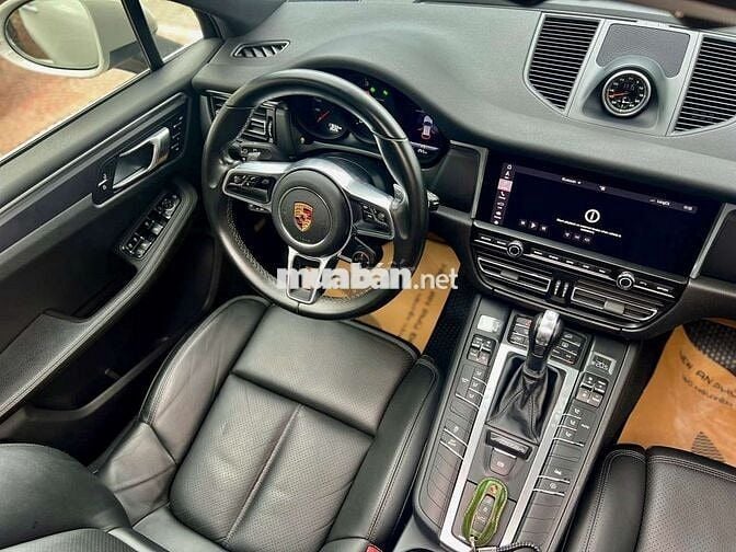 Porches Macan sx2019, options 900 tr, odo 1,8v km