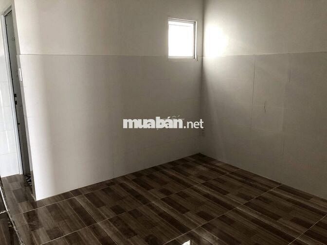 Phòng máy lạnh sạch đẹp, giáp Q10, ngay cạnh vòng xoay Lê Đại Hành