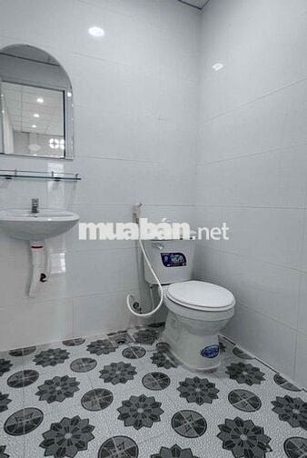 Bán gấp nhà riêng sát đường CMT8, P15, Q10, giá chỉ 5.15ty (TL)