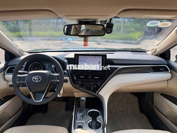 Toyota Camry 2023 2.0Q - 24,000 km. Siêu đẹp.