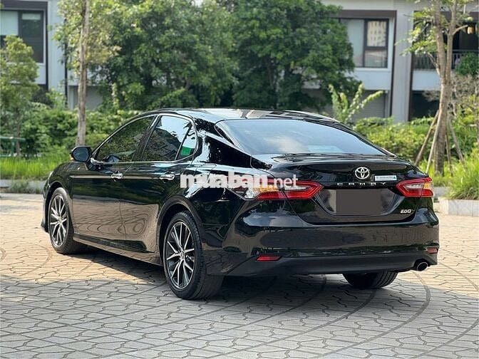 Toyota Camry 2023 2.0Q - 24,000 km. Siêu đẹp.