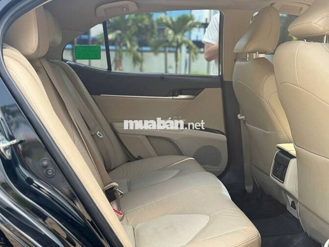 Toyota Camry 2023 2.0Q - 24,000 km. Siêu đẹp.