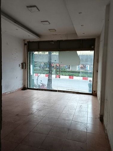 Cho thuê cửa hàng 70m2, mặt đường Nguyễn Chí Thanh, Hà Nội
