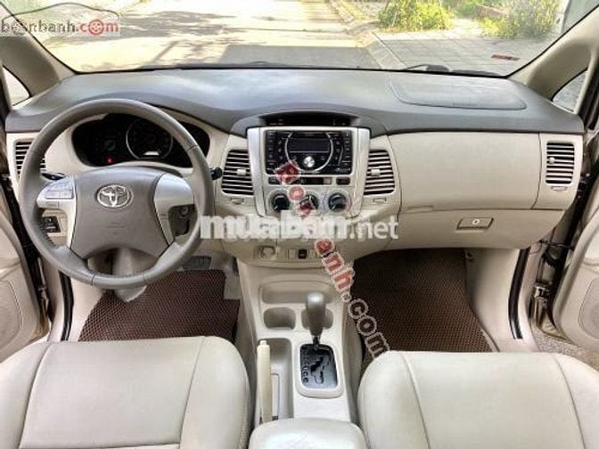 Toyota Innova 2.0G 2012