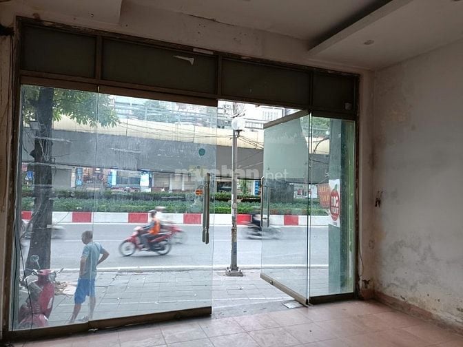 Cho thuê cửa hàng 70m2, mặt đường Nguyễn Chí Thanh, Hà Nội