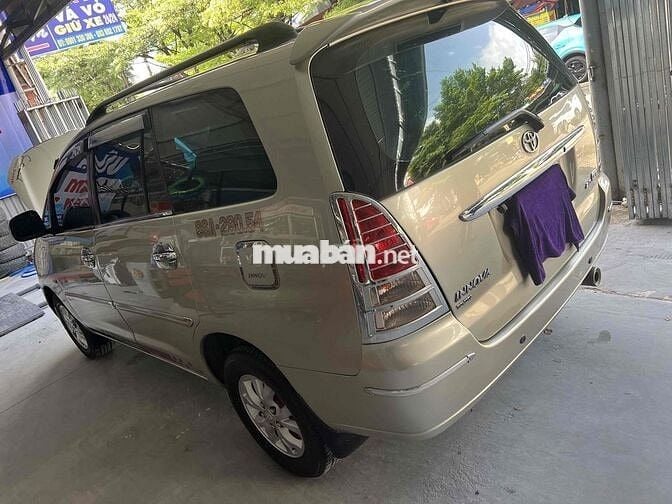 Toyota Innova 2006 G - 185 km
