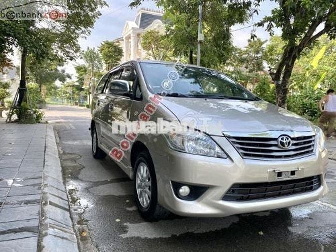 Toyota Innova 2.0G 2012