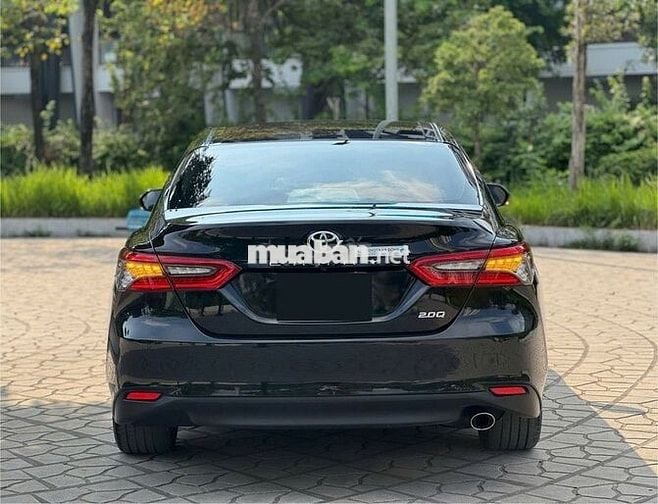 Toyota Camry 2023 2.0Q - 24,000 km. Siêu đẹp.