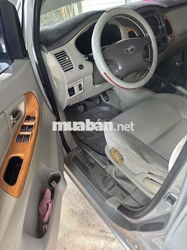 Toyota Innova 2010 G - 150000 km