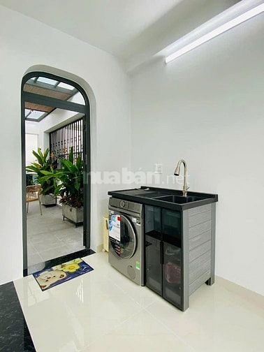 Chủ nhà kẹt nợ bán gấp nhà Lạc Long Quân Quận 11 – giá 4 tỷ800