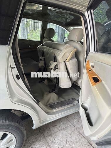 Toyota Innova 2010 G - 150000 km