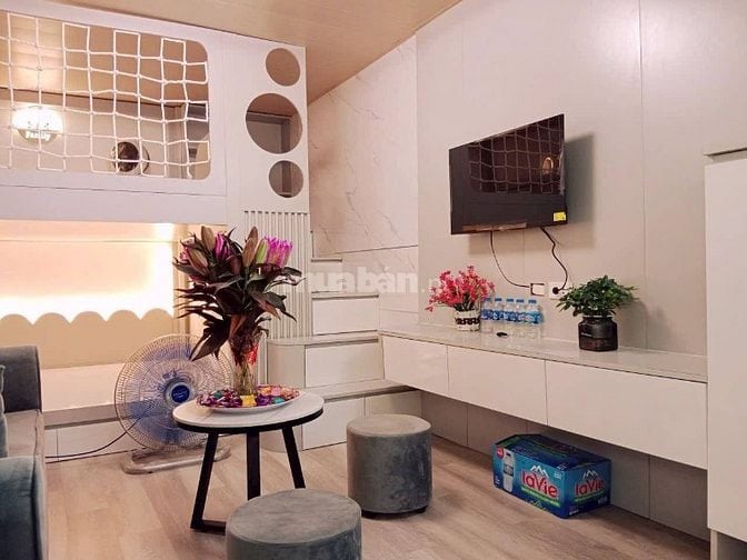 Nhà Đẹp Gần Đường Bạch Mai, Hai Bà Trưng 35m, tầng 1, giá 2,75 tỷ.