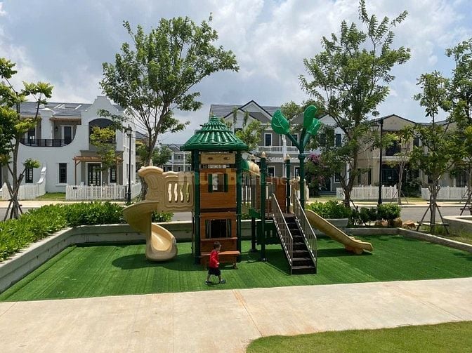 Chính chủ bán biệt thự song lập, hướng trực diện biển