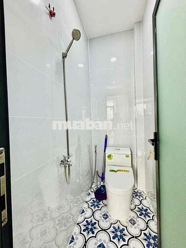QUẬN 6 , 2 PN DỌN VÀ Ở NGAY CHỈ HƠN 3 TỶ
