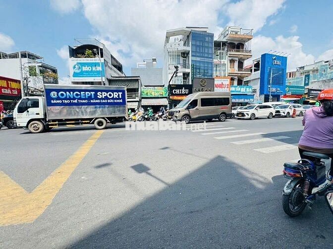 MẶT TIỀN ĐƯỜNG DUONG BA TRẠC - NGAY CHÂN CẦU NGUYỄN VĂN CỪ- NHÀ 2 TẦNG