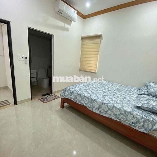 Cho thuê nhà 3 tầng 4pn/4wc hoà xuân sát võ chí công