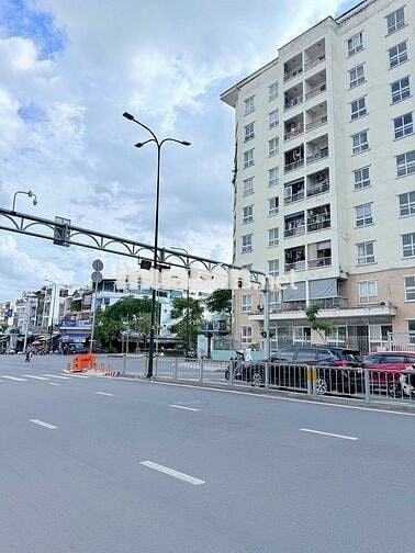MẶT TIỀN DƯƠNG QUẢNG HÀM 5X14M NHÀ MỚI XÂY NẰM NGAY NGÃ TƯ CỰC ĐẸP.