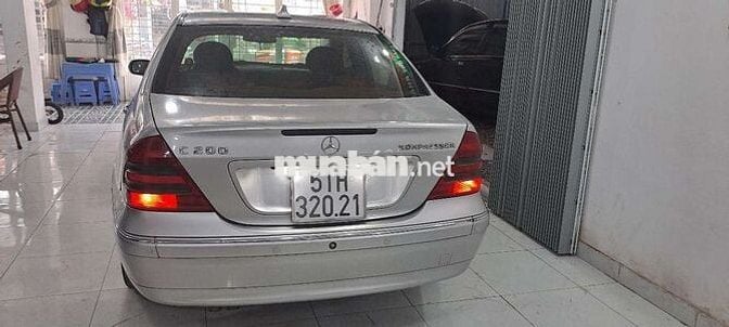 Xe mercedes C200 rất đẹp chạy rất êm đẳng cấp