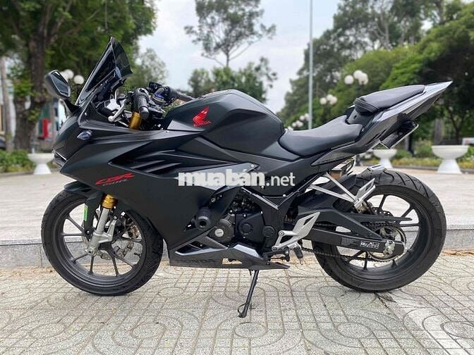 CBR 150i đời 2024 PBĐB odo 3000 km ngay chủ BSTP