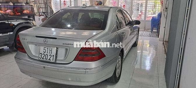 Xe mercedes C200 rất đẹp chạy rất êm đẳng cấp