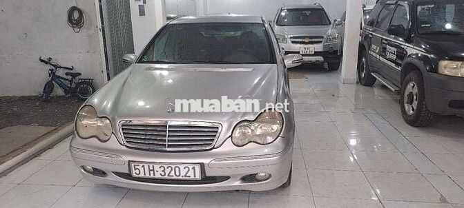 Xe mercedes C200 rất đẹp chạy rất êm đẳng cấp